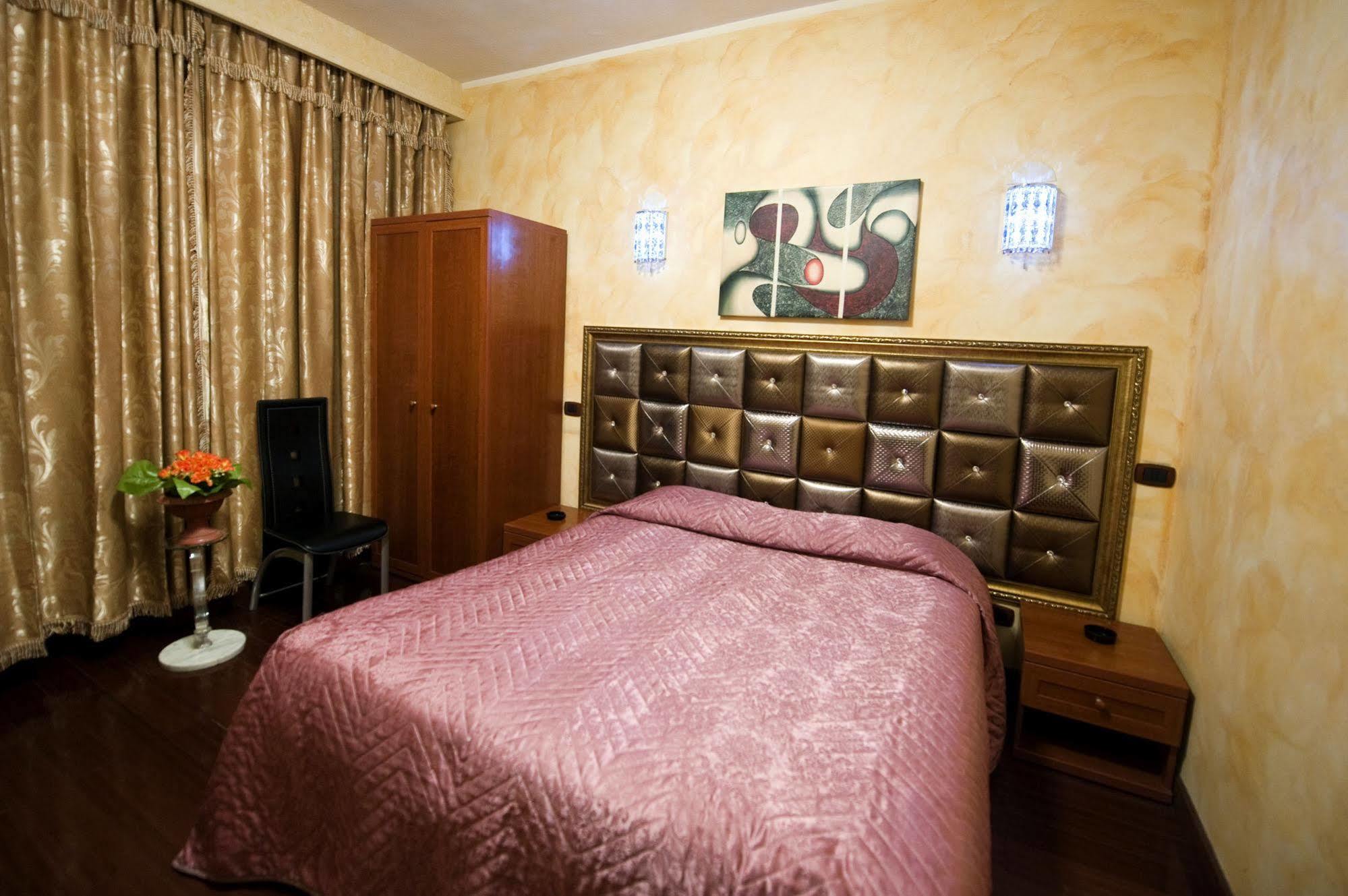 Bengasi Hotel Moncalieri